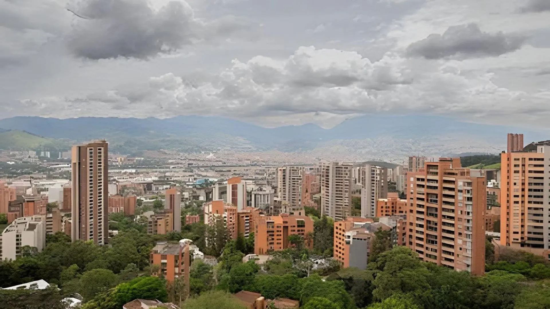 Apartasuite Moderno. Gran Vista. Medellín