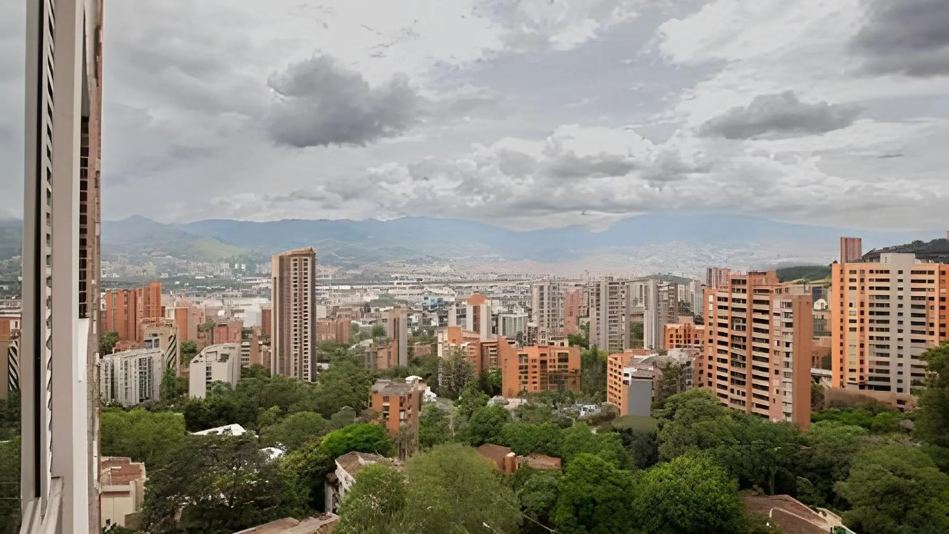 Apartasuite Moderno. Gran Vista. Medellín Lägenhet