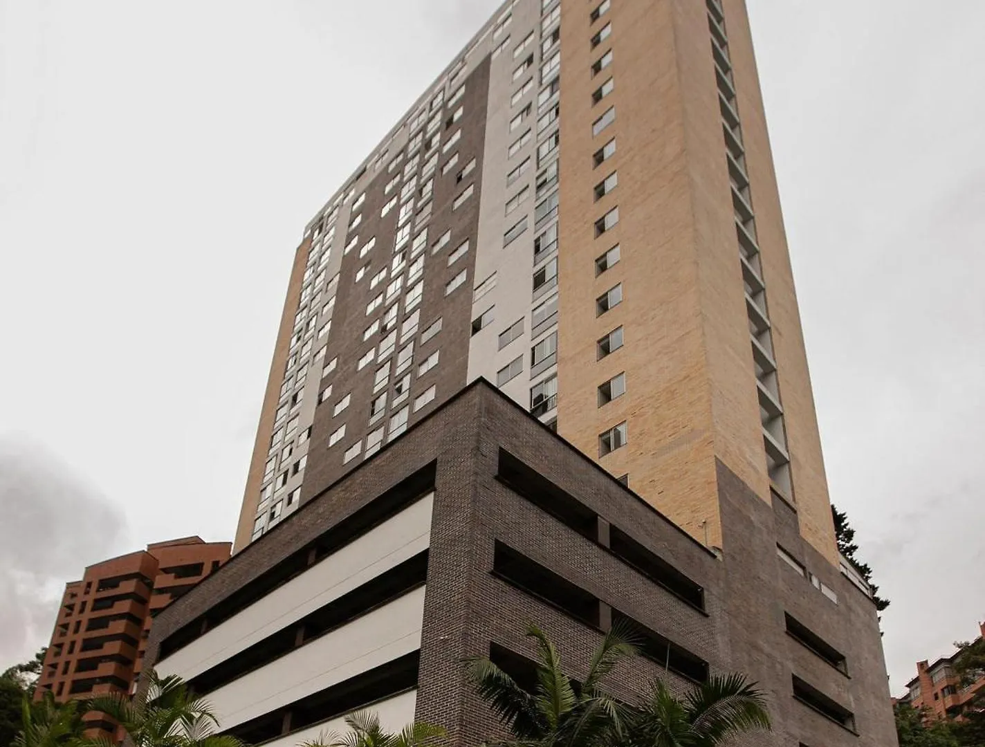 Apartasuite Moderno. Gran Vista. Medellín Colombia